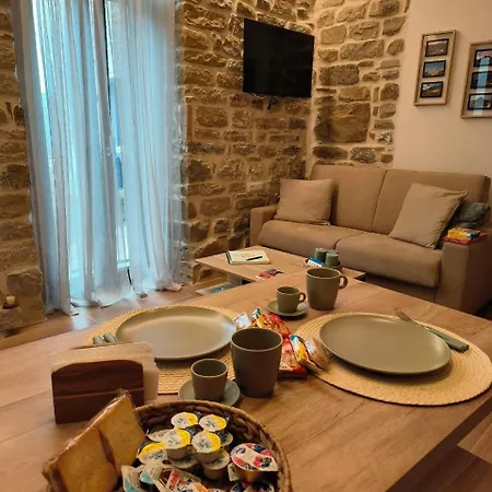 La Stella Del Viandante 3* 皮耶特拉佩尔托萨