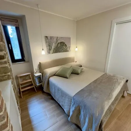 La Stella Del Viandante 住宿加早餐酒店 皮耶特拉佩尔托萨